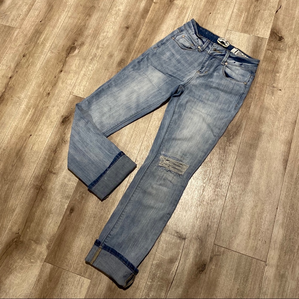 Indigo Rein Crop Distressed Jeans